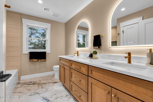 70 Valley Drive E, Atlantic Highlands, NJ 07716