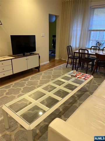 218 Broad Avenue 1E, Leonia, NJ 07605