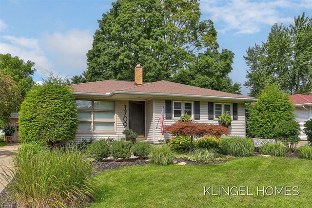 1709 Sheldon Road, Grand Haven, MI 49417