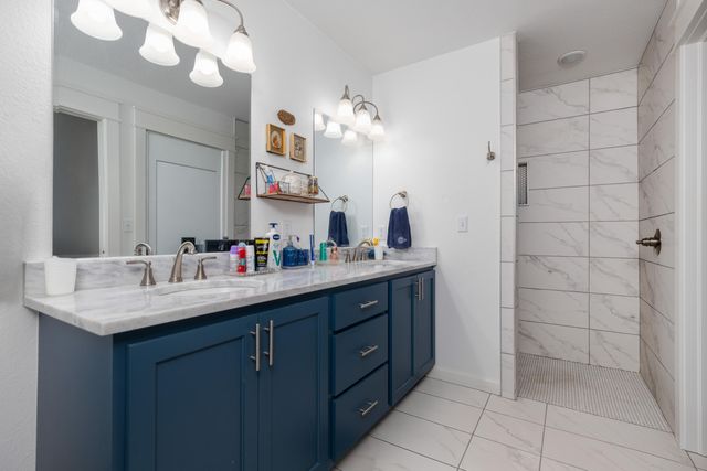 1019 Village Drive, Grove, OK 74344