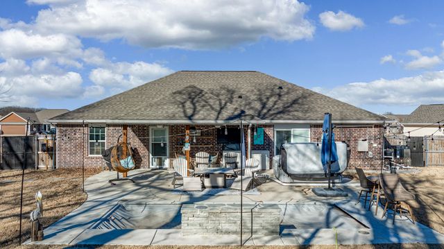 1019 Village Drive, Grove, OK 74344