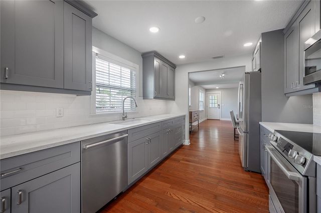 2714 W FIG STREET, Tampa, FL 33609