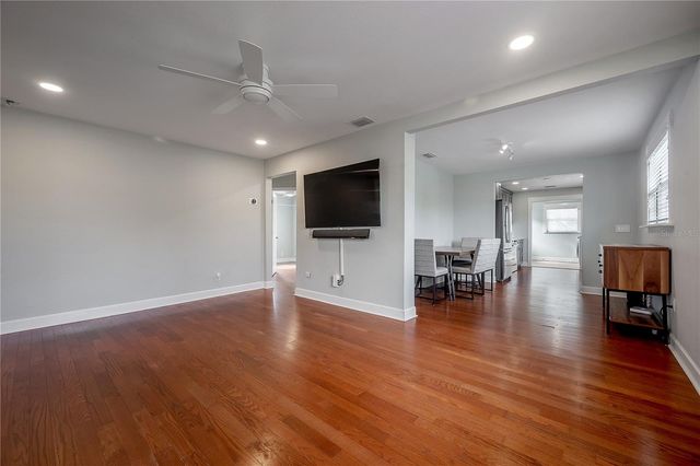 2714 W FIG STREET, Tampa, FL 33609