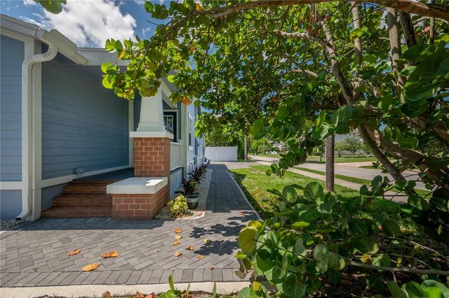 2714 W FIG STREET, Tampa, FL 33609