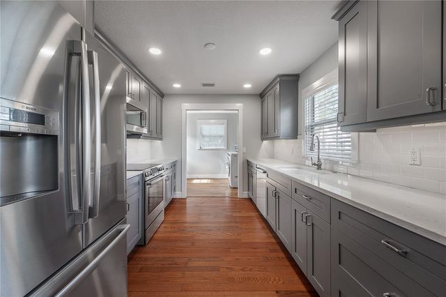 2714 W FIG STREET, Tampa, FL 33609