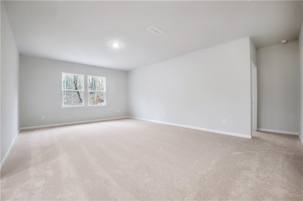 Image 6 of property listing at 3158 Bronte Court, Gainesville, GA 30507