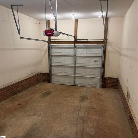 622b W Old Dunham Brodge Road, Greenville, SC 29611