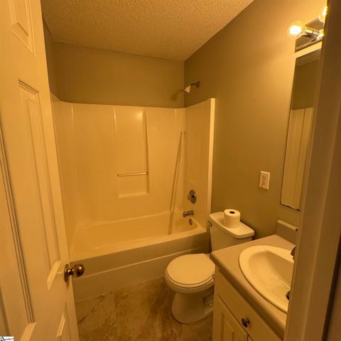 622b W Old Dunham Brodge Road, Greenville, SC 29611
