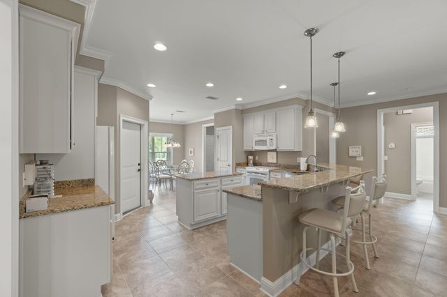 562 Falcon Trail, Niceville, FL 32578