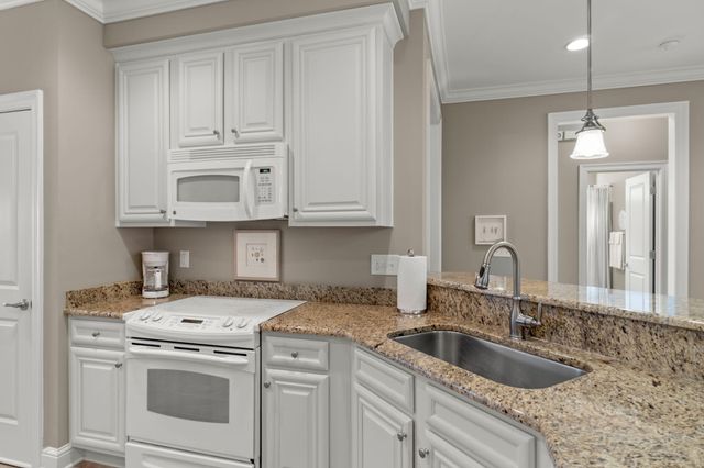 562 Falcon Trail, Niceville, FL 32578