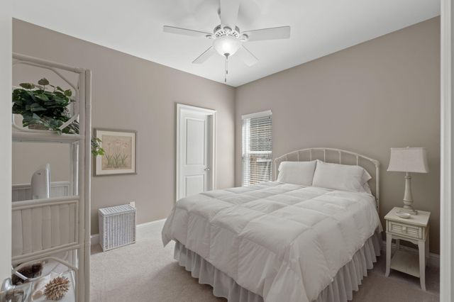 562 Falcon Trail, Niceville, FL 32578