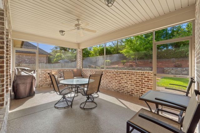 562 Falcon Trail, Niceville, FL 32578