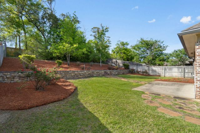 562 Falcon Trail, Niceville, FL 32578