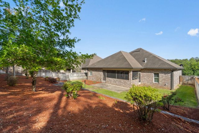 562 Falcon Trail, Niceville, FL 32578