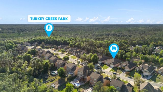 562 Falcon Trail, Niceville, FL 32578