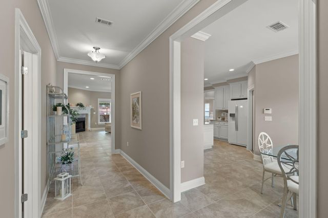 562 Falcon Trail, Niceville, FL 32578