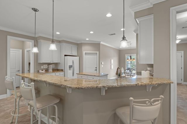 562 Falcon Trail, Niceville, FL 32578
