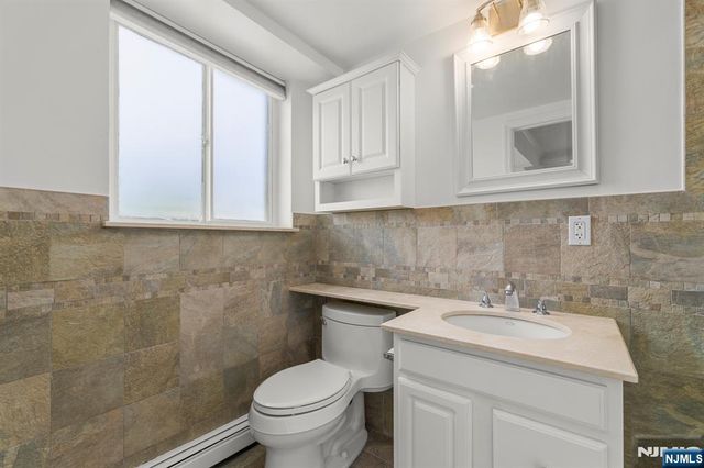 1203 River Road 10L, Edgewater, NJ 07020