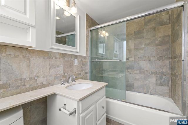 1203 River Road 10L, Edgewater, NJ 07020