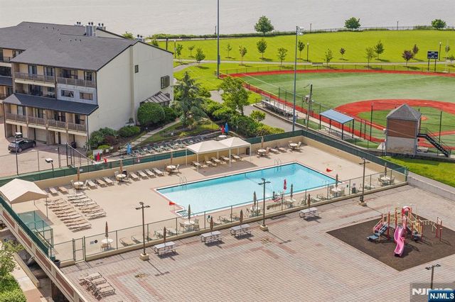 1203 River Road 10L, Edgewater, NJ 07020