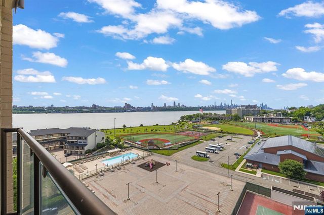 1203 River Road 10L, Edgewater, NJ 07020