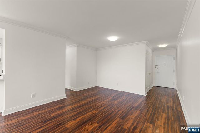 1203 River Road 10L, Edgewater, NJ 07020