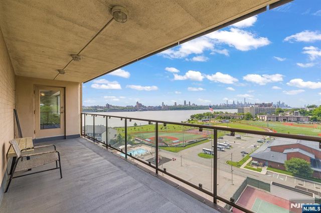 1203 River Road 10L, Edgewater, NJ 07020