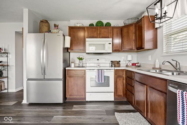 2824 Sonnet Drive, Anderson, IN 46013
