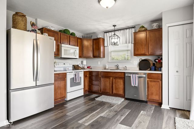 2824 Sonnet Drive, Anderson, IN 46013