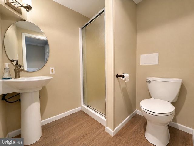 2512 N KENILWORTH ST, Arlington, VA 22207