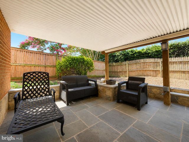 2512 N KENILWORTH ST, Arlington, VA 22207