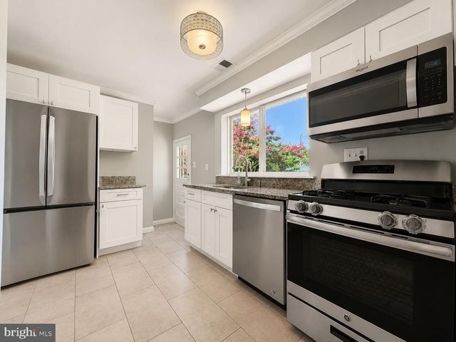 2512 N KENILWORTH ST, Arlington, VA 22207