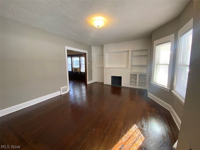 418 Crestwood Avenue 1, Akron, OH 44302