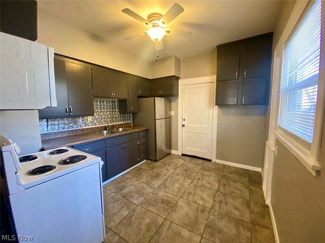 418 Crestwood Avenue 1, Akron, OH 44302