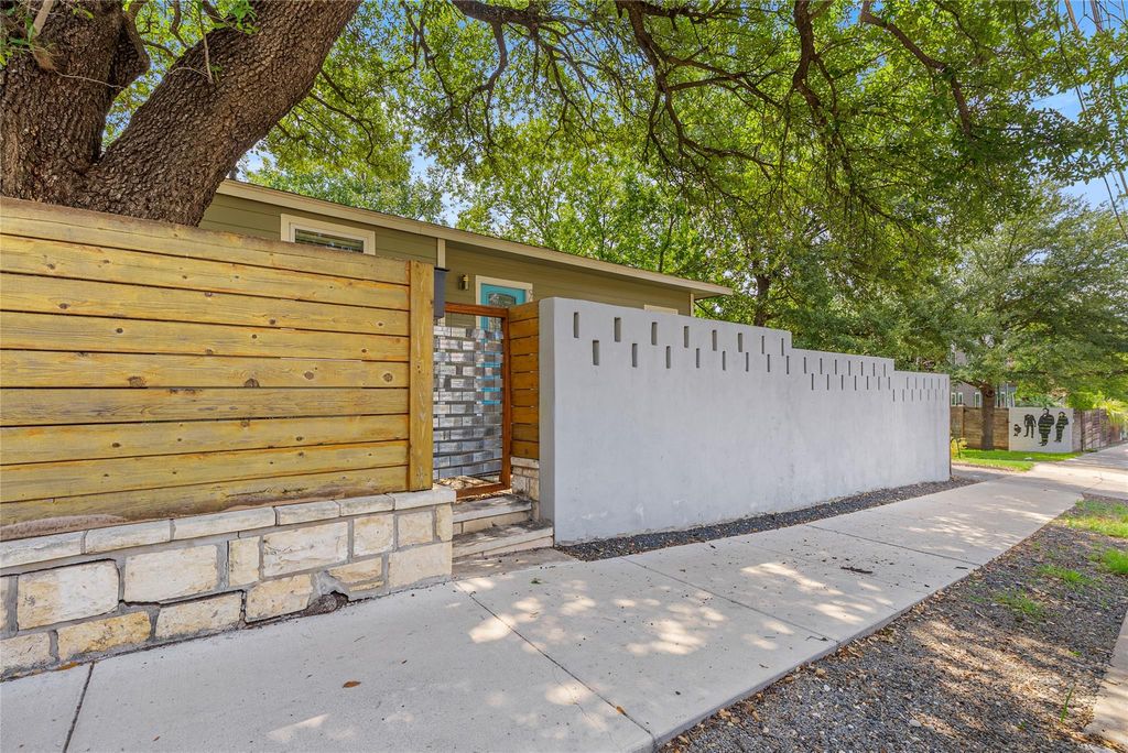 907 Chicon ST, Austin, TX 78702
