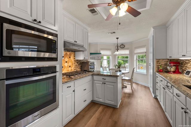 920 Queens Dr, New Braunfels, TX 78130