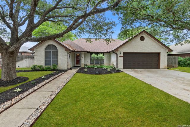 920 Queens Dr, New Braunfels, TX 78130
