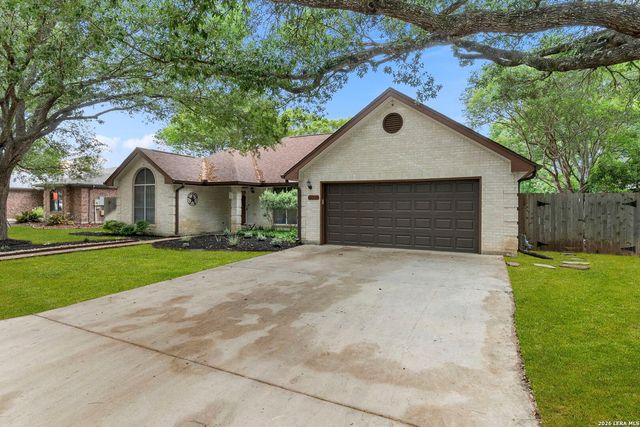 920 Queens Dr, New Braunfels, TX 78130