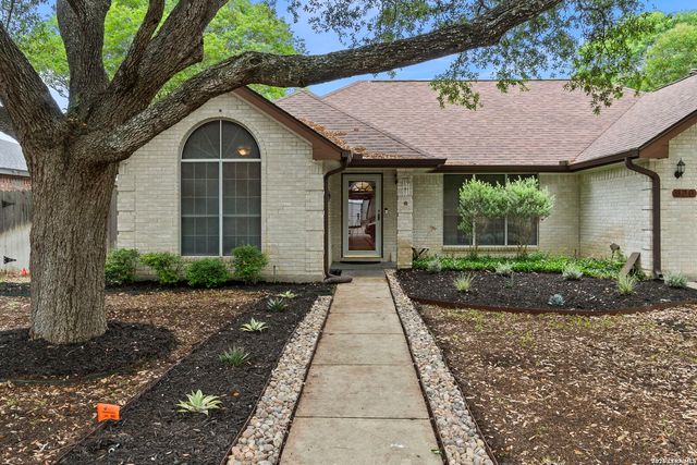 920 Queens Dr, New Braunfels, TX 78130