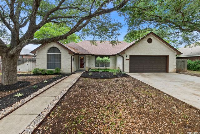 920 Queens Dr, New Braunfels, TX 78130