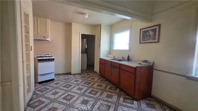 4115 Independence, South Gate, CA 90280