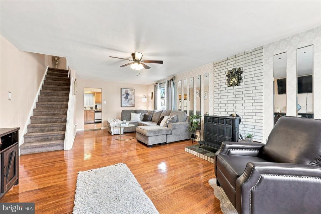 411 CROTZER AVE, FOLCROFT, PA 19032 — photo 2