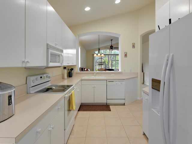 833 NW Rutherford Court NW, Port St. Lucie, Port St Lucie, FL 34983
