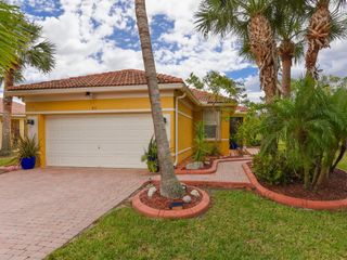 833 NW Rutherford Court NW, Port St. Lucie, Port St Lucie, FL 34983