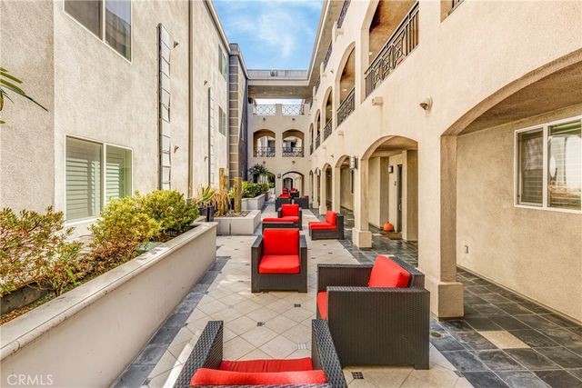 4424 Whitsett Avenue 110, Studio City, CA 91604