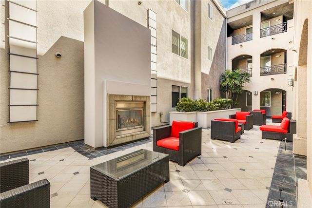 4424 Whitsett Avenue 110, Studio City, CA 91604