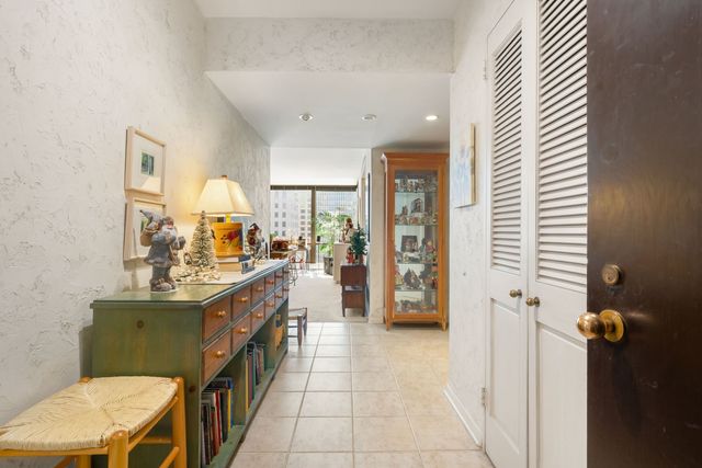 100 E Bellevue Place 23B, Chicago, IL 60611