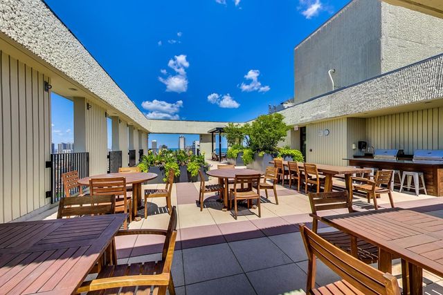 100 E Bellevue Place 23B, Chicago, IL 60611