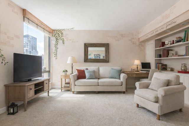 100 E Bellevue Place 23B, Chicago, IL 60611