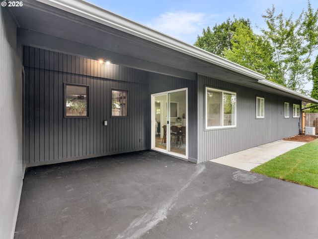 300 Se MORLAN Ave, Gresham, OR 97080